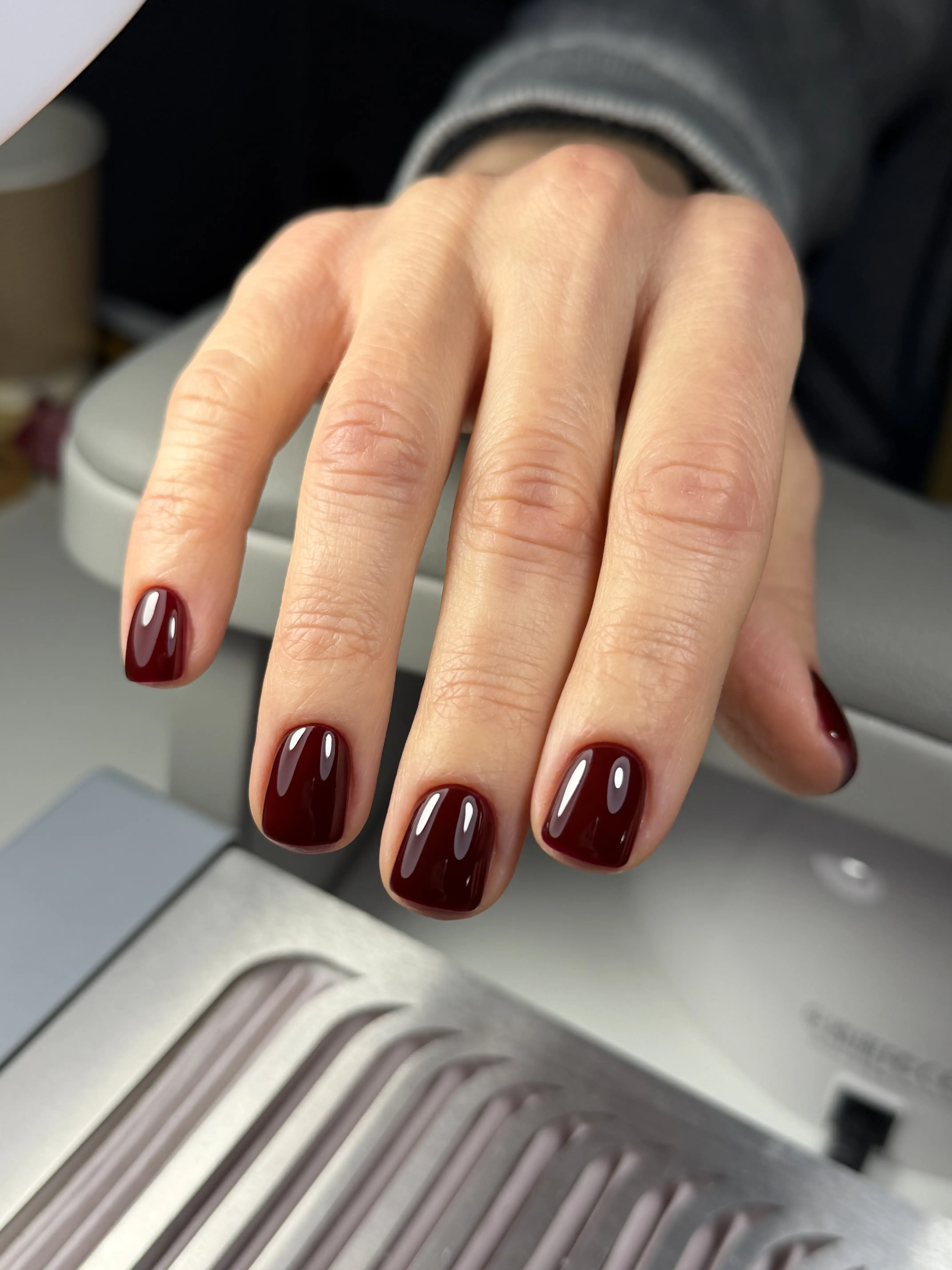 Манікюр LUXIO — робота 1